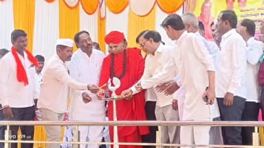 ಯಲಬರ್ಗ: ಶಾಸಕರು ಮುಖ್ಯಮಂತ್ರಿಗಳ ಆರ್ಥಿಕ ಸಲಹೆಗಾರ ಬಸವರಾಜ್ ರಾಯರಡ್ಡಿ ಜ್ಯೋತಿ ಬೆಳಗಿಸಿ ಶಿವಯೋಗಿ ಸಿದ್ದರಾಮೇಶ್ವರ ಜಯಂತಿಗೆ ಪಟ್ಟಣದಲ್ಲಿ ಚಾಲನೆ