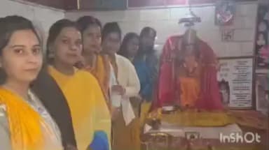 स्याल्दे: सीमांत मुख्यालय परिसर में श्रद्धा व उल्लास के साथ मनाई गई बसंत पंचमी, विशेष आरती के बाद प्रसाद वितरित किया गया