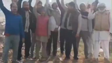 हसनपुर: हसनपुर के गांव सिहाली जागीर में गंदगी के अंबार, ग्रामीणों ने किया प्रदर्शन