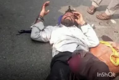 ఇల్లందు: జూలూరుపాడు మండల కేంద్రంలోని పత్తి మార్కెట్ సమీపంలో ద్విచక్ర వాహనాన్ని ఢీకొన్న ట్రాక్టర్,ఒకరికి గాయాలు