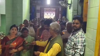 ଗୁଣୁପୁର: ରାଜ୍ୟ ସ୍ତରୀୟ ଚତୁର୍ଦ୍ଧଶ ବଂଶାଧାରା ବସନ୍ତ ମହୋତ୍ସବ ଅବସରରେ ଗୁଣପୁର ଶ୍ରୀ ଜଗନ୍ନାଥ ମନ୍ଦିରରେ ପୂଜାର୍ଚ୍ଚନା ପରେ ବିରାଟ କଳସ ଶୋଭାଯାତ୍ରା