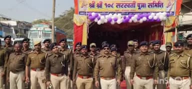 बाराहाट: सरस्वती पूजा को लेकर बाराहाट प्रखंड क्षेत्र के विभिन्न गांवों में पुलिस ने किया फ्लैग मार्च