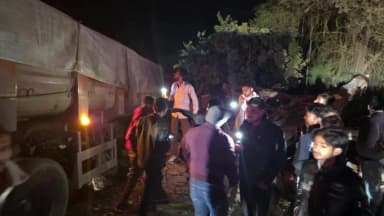 जावद: भरभड़िया फंटे पर दर्दनाक सड़क हादसे में तेज रफ्तार ट्रेलर की चपेट में आने से दो युवकों की मौके पर मौत