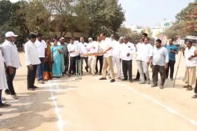 మేడ్చల్: రామంతపూర్ లో బిఎల్ఆర్ క్రికెట్ టోర్నమెంట్ ను ప్రారంభించిన ఎమ్మెల్యే లక్ష్మారెడ్డి