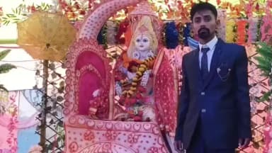 मरौना: मरौना प्रखंड क्षेत्र में शुक्रवार को सरस्वती पूजा हर्षोल्लास व विधि-विधान से मनाई गई