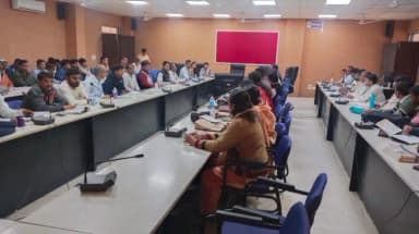 अलीराजपुर: जिला कलेक्ट्रेट में निपुण भारत मिशन के तहत FLN के प्रभावी क्रियान्वयन के लिए डिप्टी कलेक्ट की अध्यक्षता में बैठक आयोजित