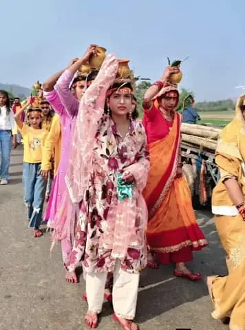 शाहकुंड: शाहकुंड के पचखटिया गांव में राम कथा का आयोजन, कलश शोभा यात्रा निकाली गई