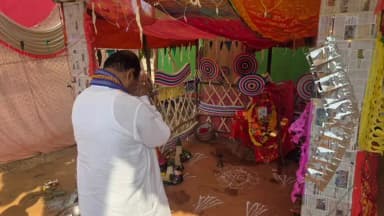 ଛେଣ୍ଡିପଦା: କାଦୋଡିହ ଗ୍ରାମରେ ମା ବିଶିରୀଙ୍କ ଯାତ୍ରା ଉତ୍ସବରେ ଯୋଗ ଦେଲେ ପାଳଲହଡା ବିଧାୟକ ଅଶୋକ ମହାନ୍ତି