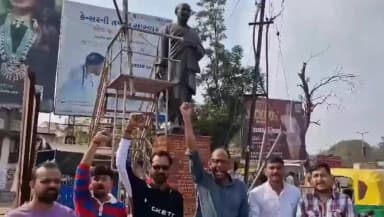 દહેગામ: સરદાર વલ્લભભાઈ પટેલ પ્રતિમાને ટોપી પહેરાવનાર બાળક નીકળ્યું બાળકના પિતાએ વિડિયો બનાવ્યો