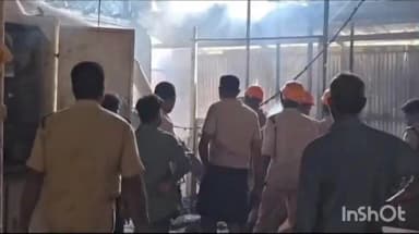 മീനച്ചിൽ: കുറവിലങ്ങാട് പ്ലൈവുഡ് ഫാക്ടറി തീ പിടിച്ച് കത്തി നശിച്ചു