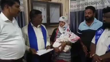 ಬೆಳಗಾವಿ: ನಿಡಗಲ್ ಗ್ರಾಮದ ಮರಾಠ ಸಮುದಾಯದ ಪ್ರೇಮ ವಿವಾಹವಾದ ಎರಡು ಕುಟುಂಬಗಳಿಗೆ ಸಾಮಾಜಿಕ ಬಹಿಷ್ಕಾರ ಖಾನಾಪೂರ ಪಟ್ಟಣದಲ್ಲಿ ತಹಶಿಲ್ದಾರಗೆ ಮನವಿ ಸಲ್ಲಿಕೆ