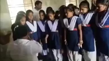 କଣ୍ଟାବାଞ୍ଜି: ବଙ୍ଗୋମୁଣ୍ଡା ରେ ସରସ୍ୱତୀ ପୂଜାରେ ବିଜେଡି ନେତା ଅଭିନବ ପ୍ରୟାସ- ୧୫୦୦ ଗରିବ ପିଲା ଙ୍କୁ ଦେଲେ କଲମ