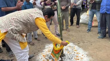 করিমপুর ১: নেতাজীর ১৩০ তম জন্মদিন উপলক্ষ্যে জাতীয় পতাকা উত্তোলন করে পান্নাদেবী কলেজে উপস্থিত হন করিমপুরের বিধায়ক