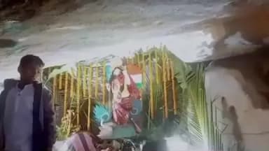 पालकोट: पालकोट के घोड़लता टोली पहाड़ में स्थापित सरस्वती पूजा प्रतिमा लोगों को आकर्षित कर रही है