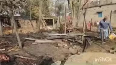 बरौली: सलोना गांव में दो झोपड़ियों में आग लगने से दो लाख से अधिक की संपत्ति राख, जांच में जुटे अंचल अधिकारी