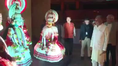 बैरसिया: मंत्री इन्दर सिंह परमार ने भोपाल के भारत भवन में महाभारत शौर्य गाथा प्रदर्शनी का अवलोकन किया