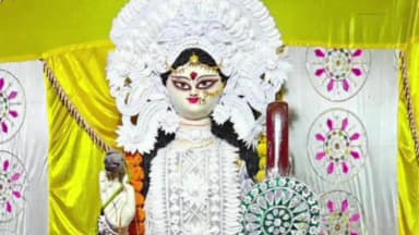 বারুইপুর: বারুইপুর প্রেসক্লাবে সরস্বতী পুজোয় বিশিষ্ট জনেরা