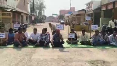 कवर्धा: पंडरिया में सतनामी समाज का उग्र आंदोलन, युवक की मौत मामले में CBI जांच की मांग, चक्का जाम एवं थाना का किया घेराव