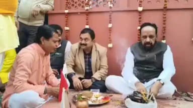 गढ़ाकोटा: पूर्व मंत्री गोपाल भार्गव ने ऐतिहासिक रहस मेले का झंडा वंदन कर किया शुभारंभ