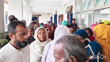 पुरैनी: चक्रवाती तूफान से उजड़े औराय गांव के पीड़ितों को अब तक नहीं मिली सहायता, एसडीएम से मुआवजे की मांग