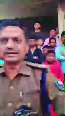 पातेपुर: पातेपुर के टेकनारी गांव में सरस्वती पूजा पर डीजे बजाने से रोकने पर लोगों ने किया हंगामा