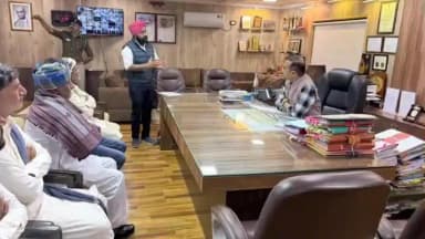 લખપત: ભારે વાહનોના ત્રાસ સામે ગ્રામજનોનો હલ્લાબોલ: કલેક્ટરને અપાયું આવેદનપત્ર