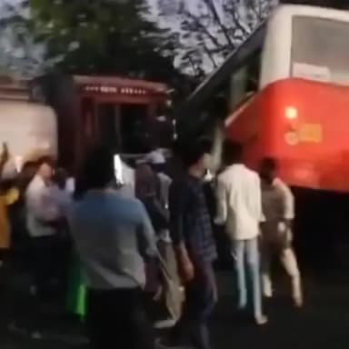 ಅಫಜಲ್ಪುರ: ಗೊಬ್ಬುರ(ಬಿ) ಗ್ರಾಮದ ಬಳಿ ಬಸ್ಗೆ ಟ್ಯಾಂಕರ್ ಡಿಕ್ಕಿ: ಹಲವು ಪ್ರಯಾಣಿಕರಿಗೆ ಗಾಯ