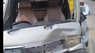 ডোমকল: ডোমকল কলাবেড়িয়া এলাকায় যাত্রীবাহী বাস ও মারুতি গাড়ির দুর্ঘটনা চাঞ্চল্য এলাকায়