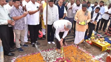 ધરમપુર: રાજ્યના નાણાં મંત્રીશ્રી કનુભાઈ દેસાઈના હસ્તે વનરાજ કોલેજમાં રૂ.૩ કરોડ ૫૧ લાખના વિવિધ પ્રકલ્પોનું લોકાર્પણ,ખાતમુહૂર્ત