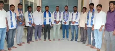 గజ్వేల్: గజ్వేల్ పట్టణంలోని అంబేద్కర్ భవన్ లో జరిగిన బహుజన సమాజ్ పార్టీ మున్సిపాలిటీ ఎన్నికల సమీక్ష సమావేశం