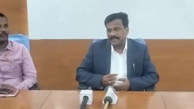 ಗಂಗಾವತಿ: ನಗರದ ಬಸ್ ನಿಲ್ದಾಣದಲ್ಲಿ ಅಪ್ರಾಪ್ತ ಬಾಲಕನ ವಿಚಾರಣೆ ಪ್ರಕರಣದಲ್ಲಿ ಪೊಲೀಸರು ಮೇಲ್ನೋಟಕ್ಕೆ ನಿಯಮ ಉಲ್ಲಂಘನೆ ನಗರದಲ್ಲಿ ಅಧ್ಯಕ್ಷ ಶಶಿಧರ ಹೇಳಿಕೆ