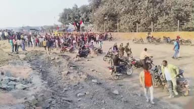 pandu bgr dharna pardarsan