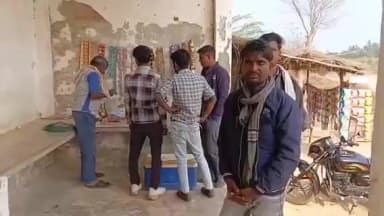 सिधौली: लाला पुरवा में संदिग्ध अवस्था में पेड़ पर लटका मिला 15 वर्षीय किशोर का शव, मचा हड़कंप, पुलिस तहकीकात में जुटी