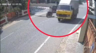 പുനലൂർ: അഗസ്ത്യക്കോട് കാറും ബൈക്കും കൂട്ടിയിടിച്ച് ഒരാൾക്ക് പരിക്ക്