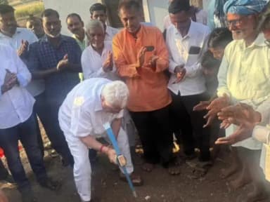 ಹಳಿಯಾಳ: ಮುರ್ಕವಾಡದಲ್ಲಿ ವಿವಿಧ ಅಭಿವೃದ್ಧಿ ಕಾಮಗಾರಿಗಳಿಗೆ ಶಂಕು ಸ್ಥಾಪನೆ