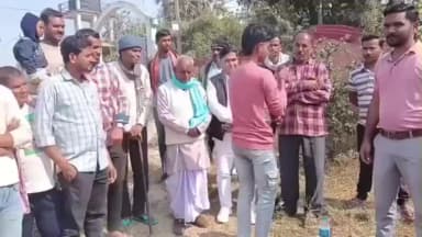 सनहौला: राष्ट्रीय कन्या मध्य विद्यालय पकड़िया में विद्यालय तक पीसीसी सड़क का निर्माण शुरू