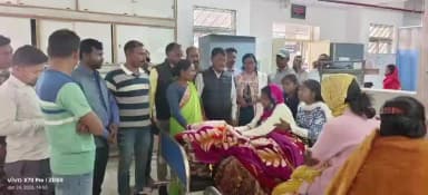 पाकरटांड: आवासीय विद्यालय की गार्ड को जहरीले सांप ने काटा, बिगड़ी तबीयत, अस्पताल में भर्ती