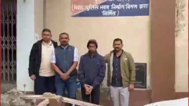 ઉમરપાડા: નાસતા ફરતા આરોપીને LCB એ ભારત નેપાળ બોર્ડર પરથી ઝડપી લીધો.