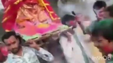 छातापुर: छातापुर में श्रद्धालुओं ने नम आंखों से विद्या की देवी सरस्वती मां की प्रतिमा का किया विसर्जन