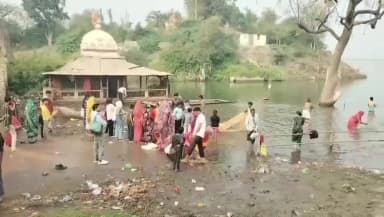 ठीकरी: ग्राम छोटा बड़दा के अग्नेश्वर घाट पर नर्मदा जयंती पर कन्या भोज और भंडारे सहित कई आयोजन