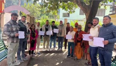 जोशियाड़ा: शंकराचार्य के साथ अभद्रता पर कांग्रेसियों ने काशी विश्वनाथ मंदिर में यूपी सरकार की सद्बुद्धि के लिए प्रार्थना की