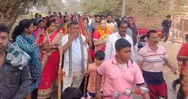 ବ୍ରହ୍ମଗିରି: ଜଗନ୍ନାଥପାଟଣା ଗ୍ରାମକୁ ଗସ୍ତ ଅବସରରେ ବ୍ରହ୍ମଗିରି ବିଧାୟିକା ମାଆ ସ୍ନେହଭରା ସ୍ବାଗତ ଜଣାଇଲେ l