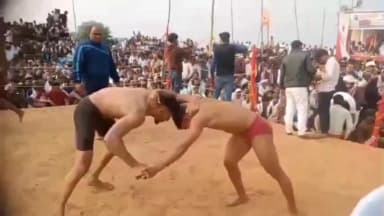चानन: चानन प्रखंड के इटौन गांव स्थित महंत स्टेडियम में दो दिवसीय अंतर राज्य कुश्ती प्रतियोगिता का समापन
