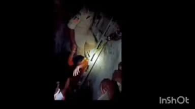 సాహసోపేతంగా మహిళా ప్రాణం కాపాడిన అగ్నిమాపక సిబ్బంది