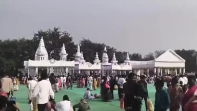 গড়বেতা ৩: চন্দ্রকোনারোডে পরম প্রেমময় শ্রী শ্রী অনুকূল চন্দ্রের ১৩৮তম জন্ম মহোৎসব উপলক্ষে প্রার্থনা সংগীত ও প্রসাদ বিতরণ