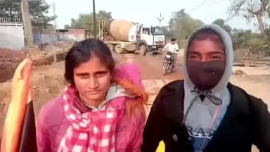 चंदला: बछौन से गुजरी श्रद्धा और सबरी के साथ युवतियों की पदयात्रा, गुरु दर्शन के लिए बागेश्वर धाम रवाना