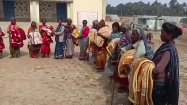 दारू: डुमर मुखिया और भाजपा नेताओं ने टाटीझरिया में बांटे कंबल, जरूरतमंदों के चेहरे खिले