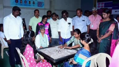 வண்டலூர்: பொத்தேரி பகுதியில் ஒன்றிய அளவிலான கேரம் விளையாட்டுப் போட்டியினை மாவட்ட ஆட்சியர் சினேகா துவங்கி வைத்தார்