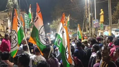 সাঁইথিয়া: হেনস্থার প্রতিবাদে সাঁইথিয়ায় তৃণমূলের শক্তিশালী বিক্ষোভ