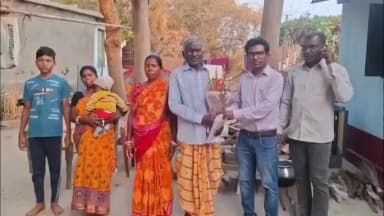 ରାଇରଙ୍ଗପୁର ସହର: ପଦ୍ମଶ୍ରୀ ପାଇବେ ନୁଆଗାଁର ଚରଣ ହେମ୍ବ୍ରମ; ସ୍ଥାନୀୟ ଅଞ୍ଚଳରେ ଖୁସିର ମାହୋଲ ସୃଷ୍ଟି